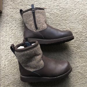 Ugg toddler boots